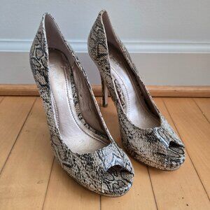 NWOT BCBG Generation snake skin peep toe heels